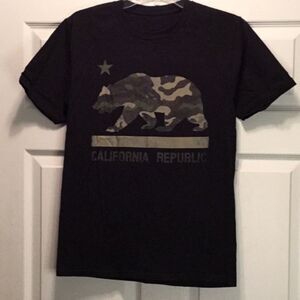 Mens California Republic Camo‎ Bear Tee Small